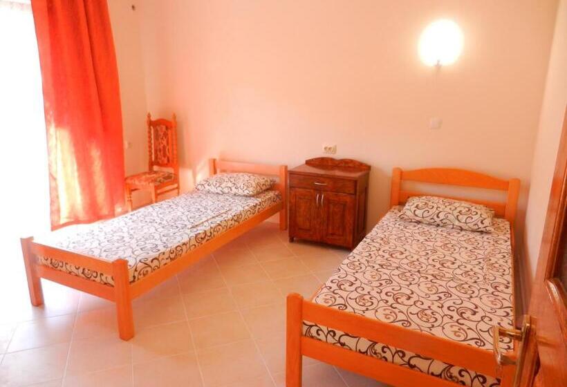 پانسیون Guest House Villa Leonardo