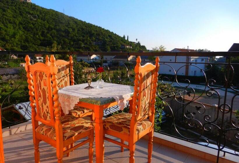 پانسیون Guest House Villa Leonardo