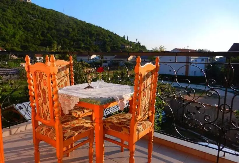 پانسیون Guest House Villa Leonardo
