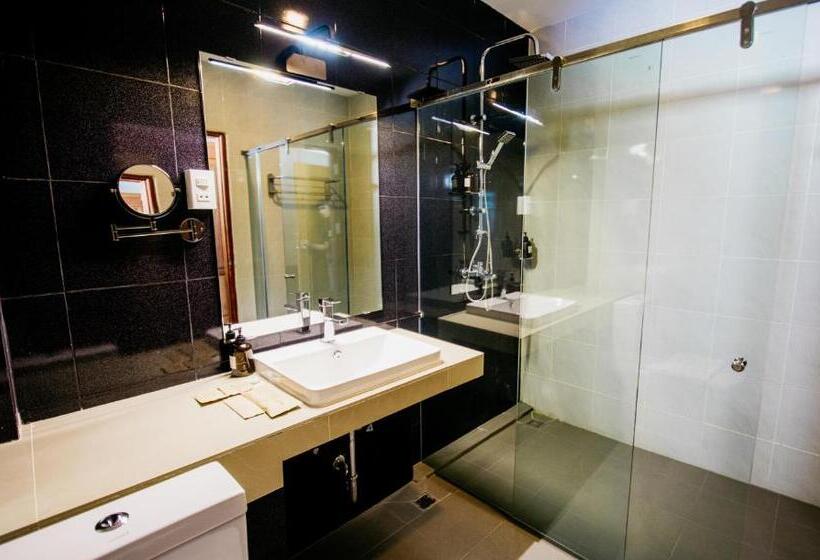 ペンション Sisombat Plaza