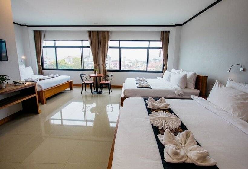 ペンション Sisombat Plaza