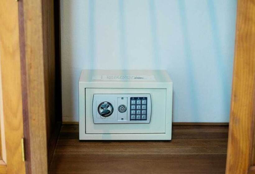 ペンション Sisombat Plaza