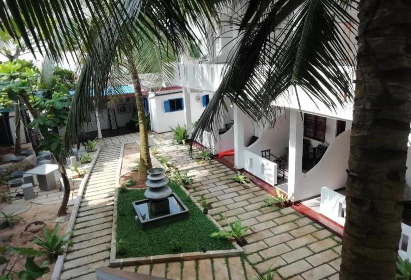 Пансион Universal Beach