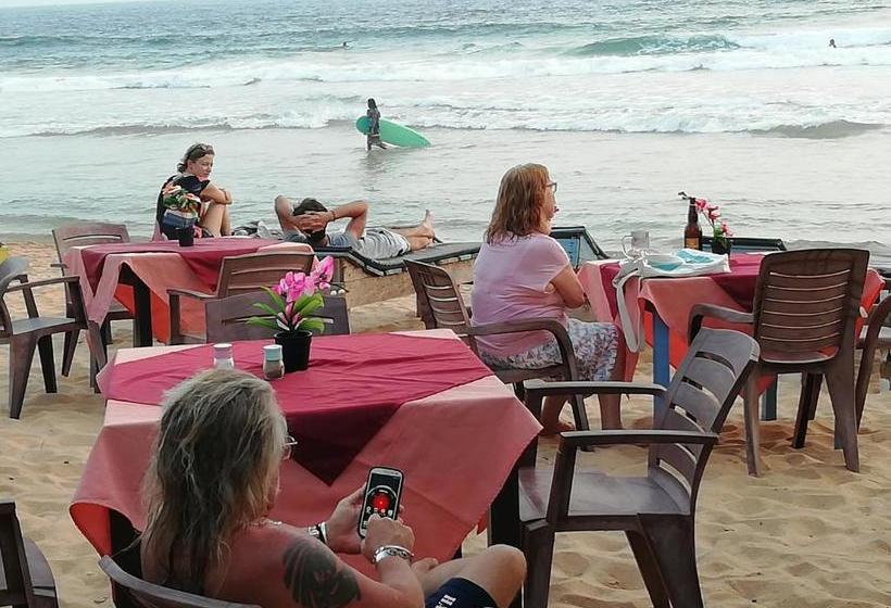 Пансион Universal Beach