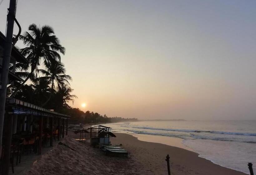 Пансион Universal Beach