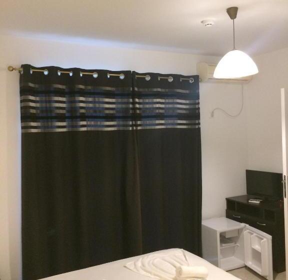 بنسيون Vilele Liliana