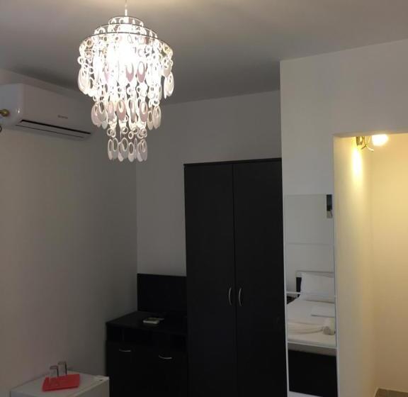 بنسيون Vilele Liliana