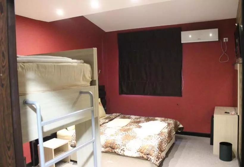 پانسیون Guest House Veni