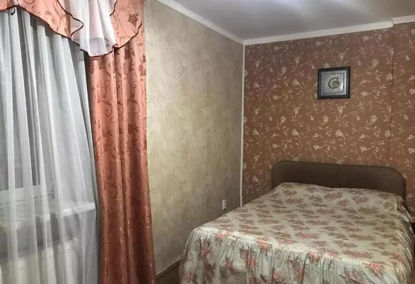 ペンション Shevchenka Guest House от 600гр 1 2 3к квартири 096 55 48 111 біля академії
