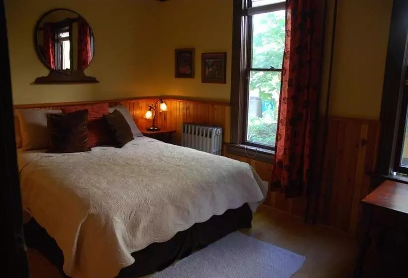 Majatalo Victoria Falls House