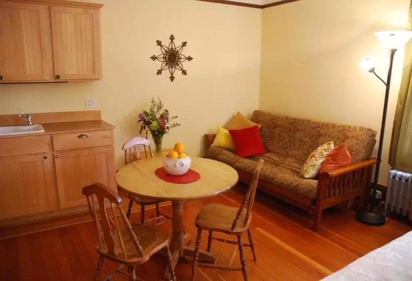 Majatalo Victoria Falls House