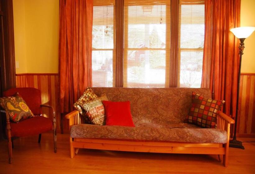 פנסיון Victoria Falls House