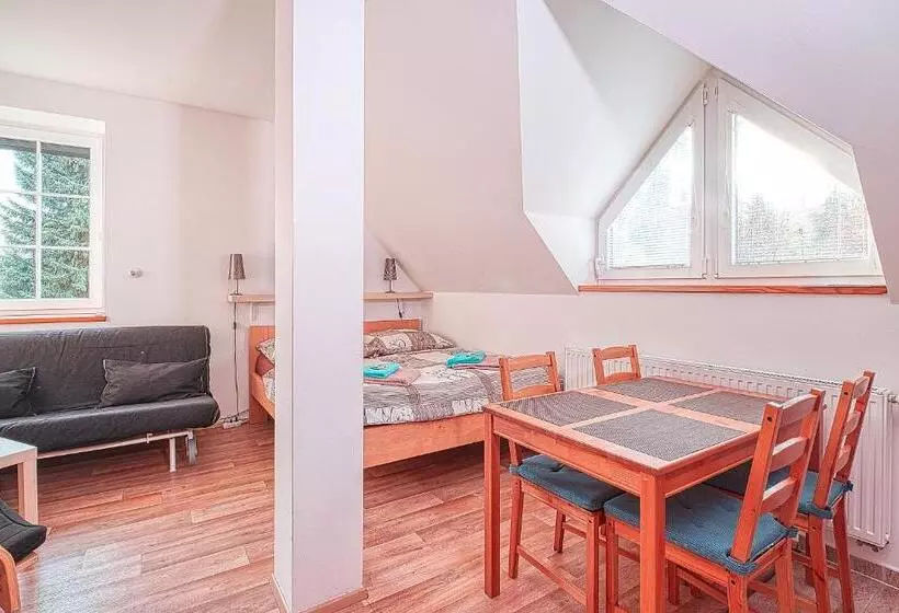 Apartments White   Hill