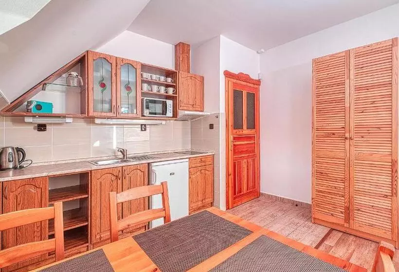 Apartments White   Hill