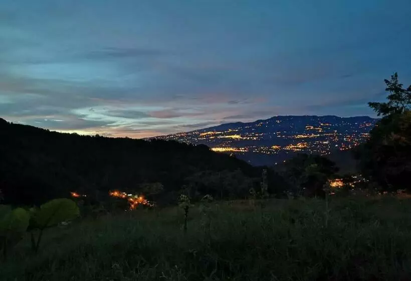 Hotelli Finca Queveri