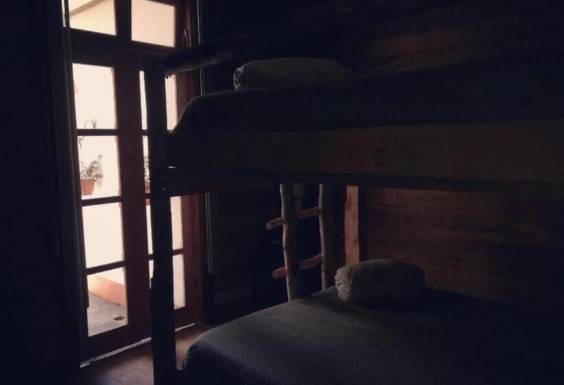 فندق Finca Queveri