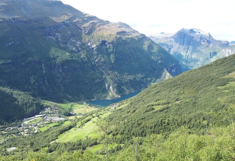 Hotel Lunheim In Geiranger