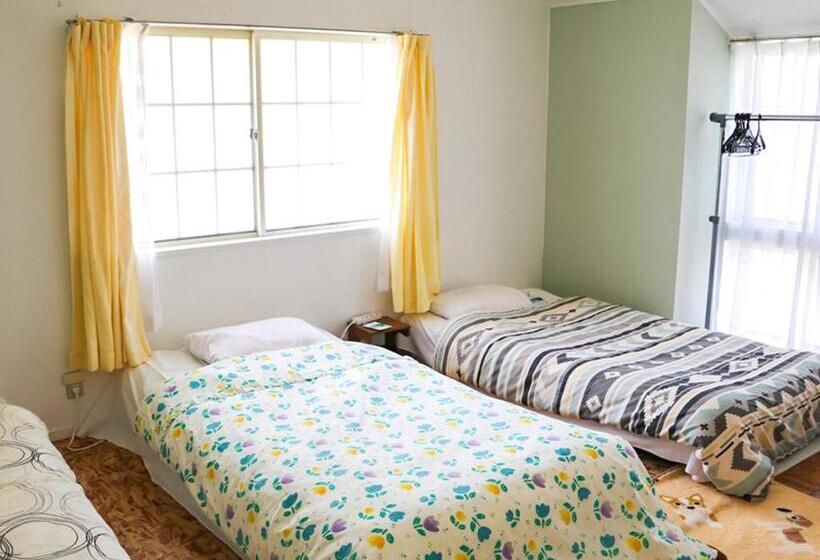 פנסיון Guest House Shirahama R Cafe   Female Only