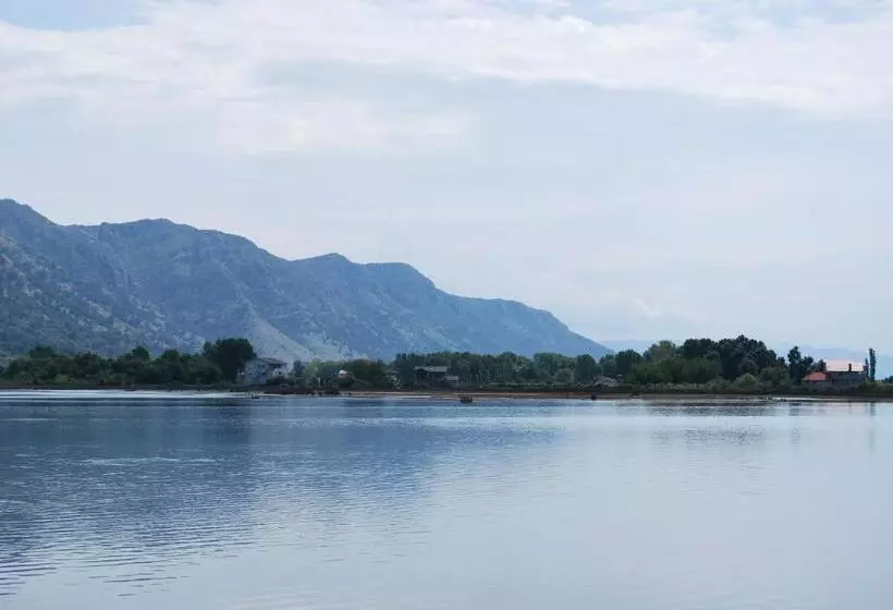 پانسیون H And H Guesthouse