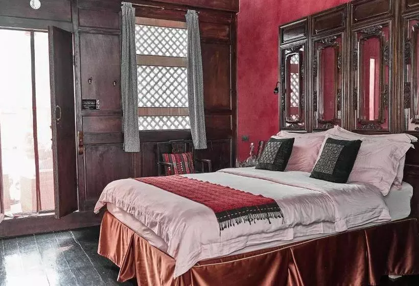 Majatalo Old Theatre Inn