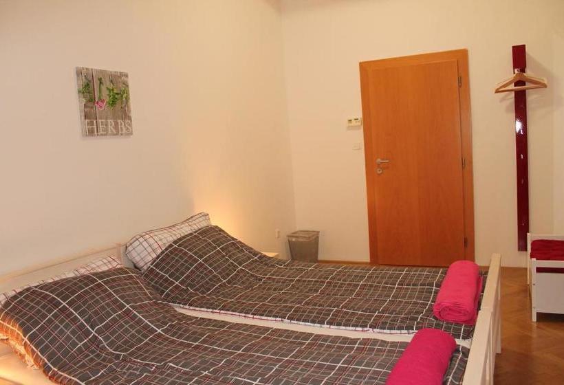 پانسیون Anna House