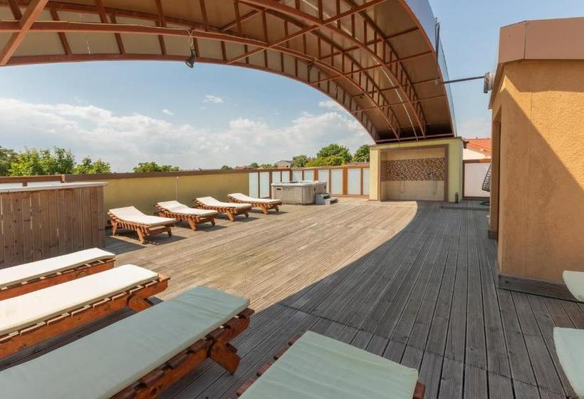 פנסיון Rosiem House