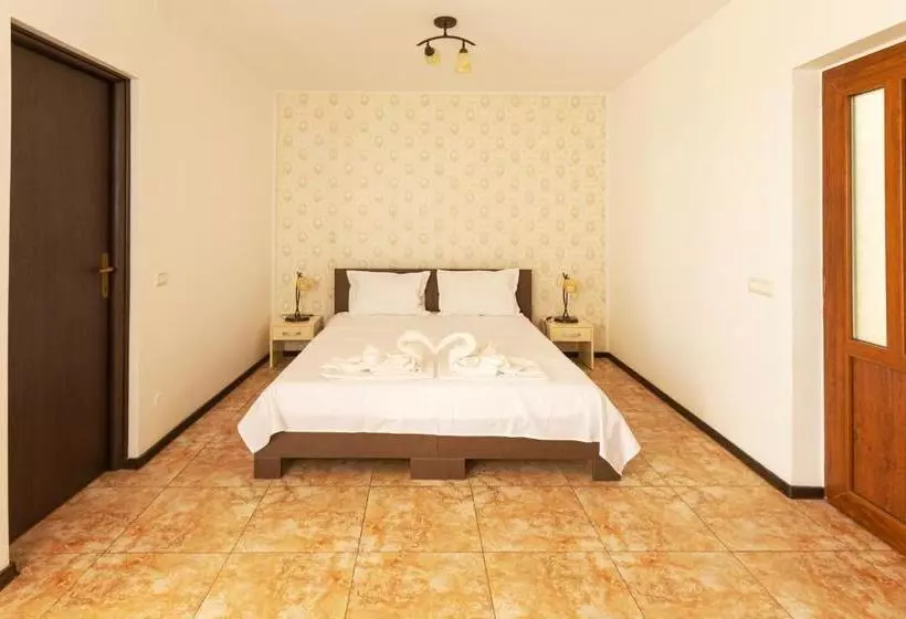 پانسیون Rosiem House