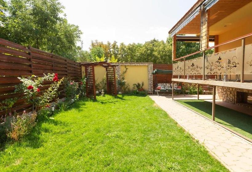 פנסיון Rosiem House