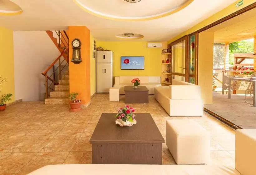 پانسیون Rosiem House