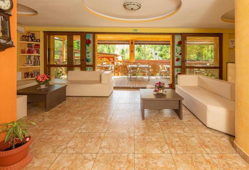 פנסיון Rosiem House