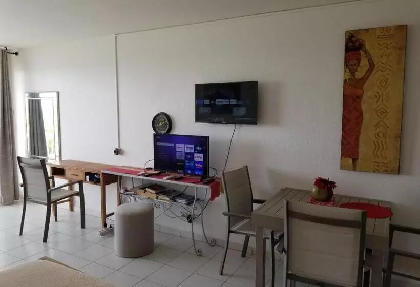 Orient Bay Beach Studio