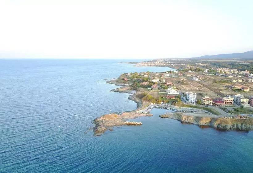 Majatalo Guest House Compass