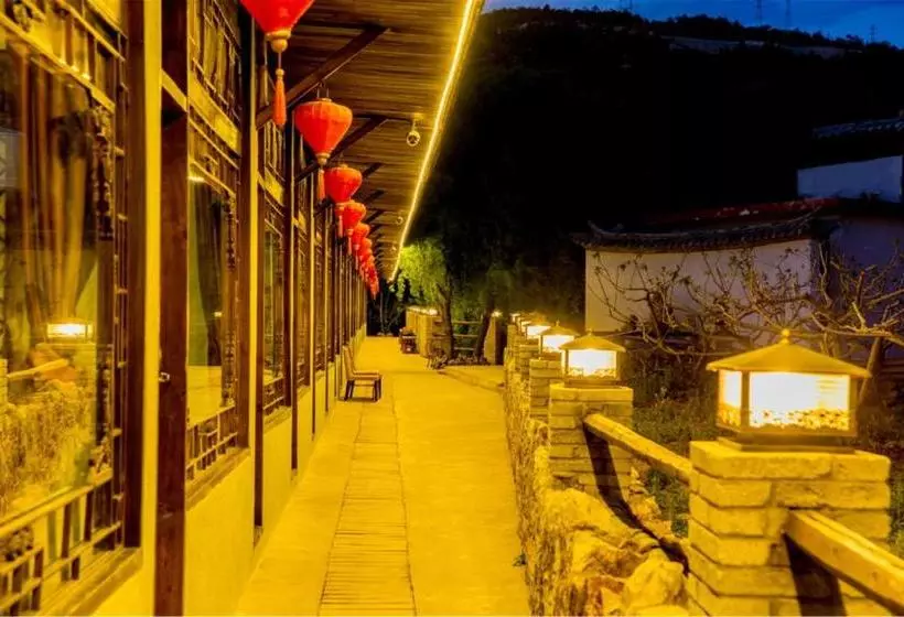 ペンション Lijiang Taoyuan Inn