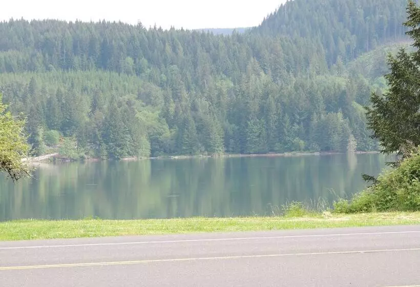 Retkeilymaja Foster Lake Inn