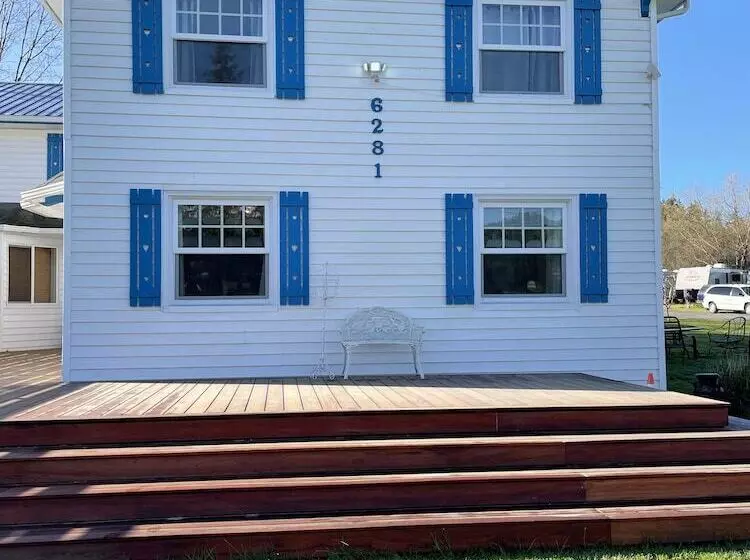 Retkeilymaja Foster Lake Inn