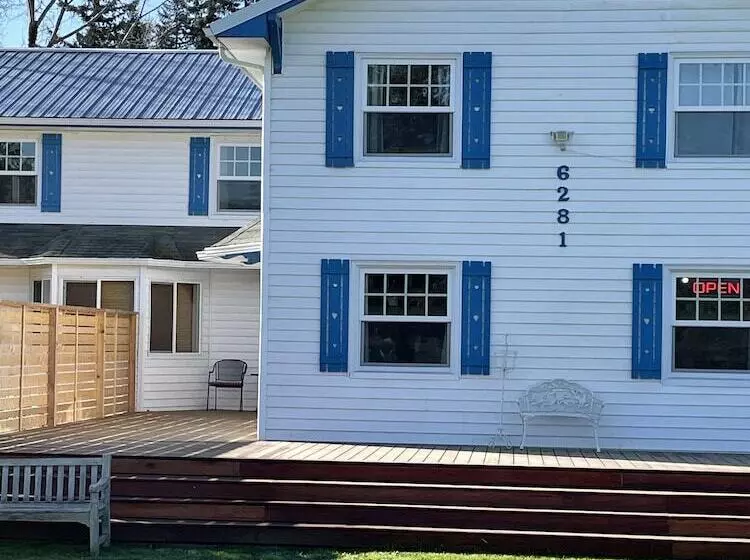 Retkeilymaja Foster Lake Inn