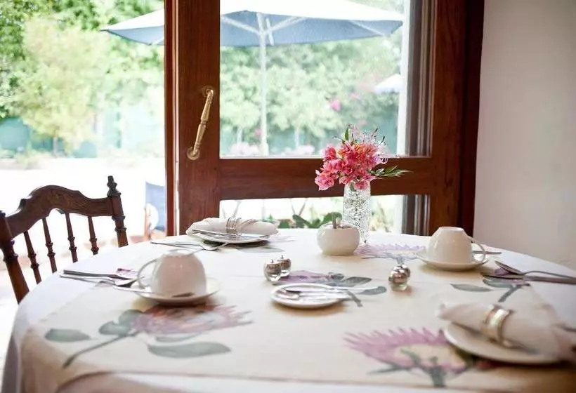 Majatalo Villa Ora Guesthouse