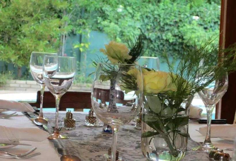 Majatalo Villa Ora Guesthouse