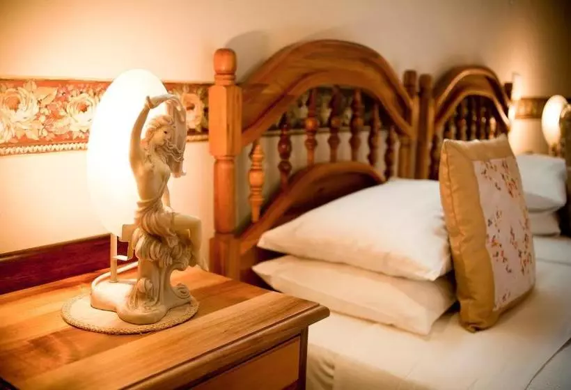 Majatalo Villa Ora Guesthouse