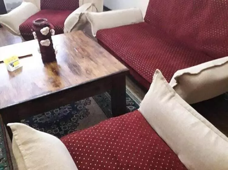 هتل Gostinyi Dvor Galirad