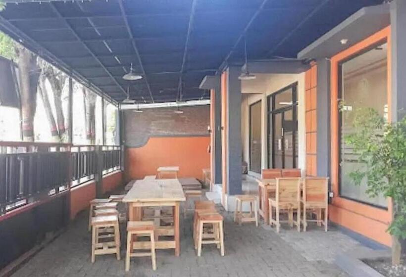 Отель Penginapan Sinar Harapan Near Gor Mastrip Probolinggo