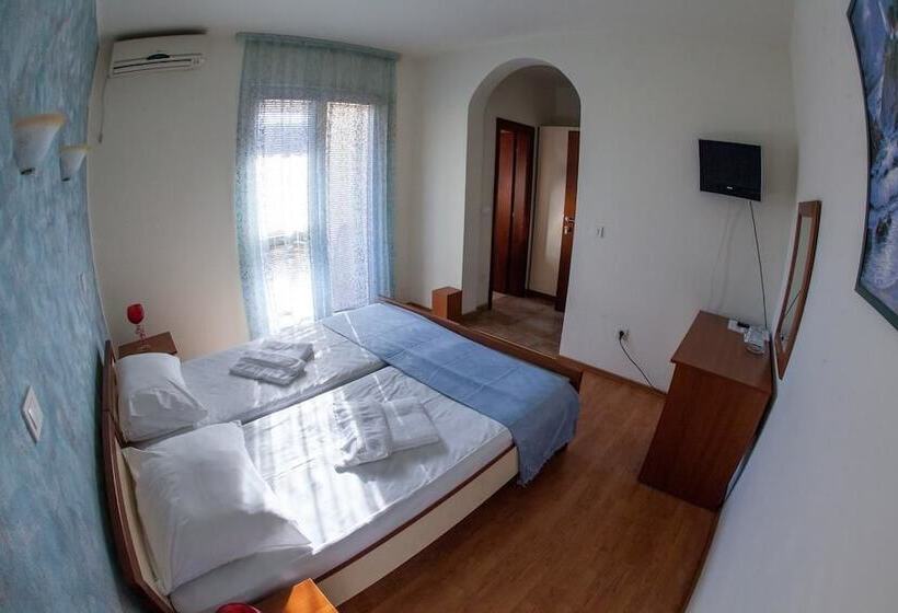 Pensiune Garni Hotel Bella