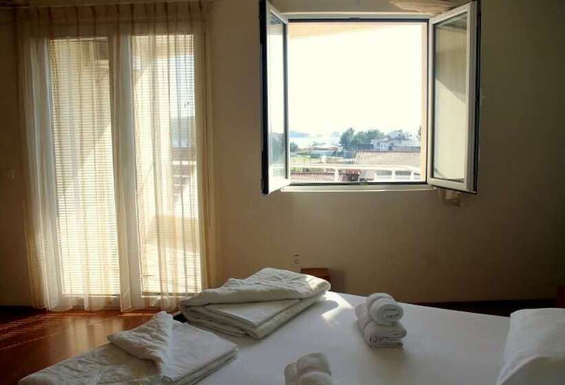 Pensiune Garni Hotel Bella