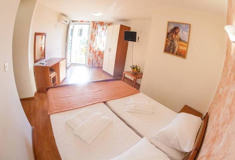 Pensiune Garni Hotel Bella