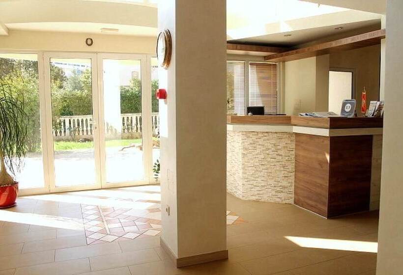 Pensiune Garni Hotel Bella