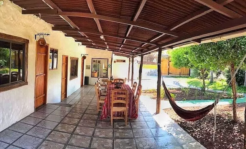 Majatalo Mi Caleta Inn