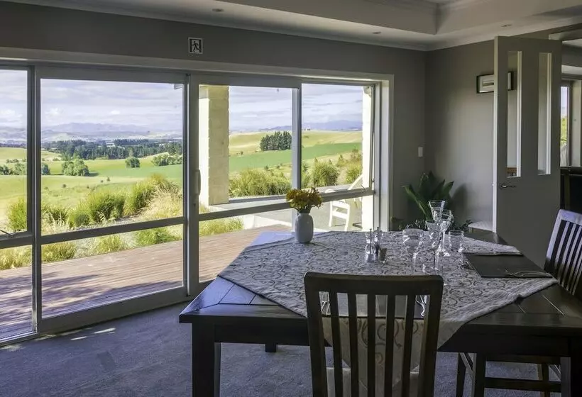 Majatalo Ribbonwood Country House