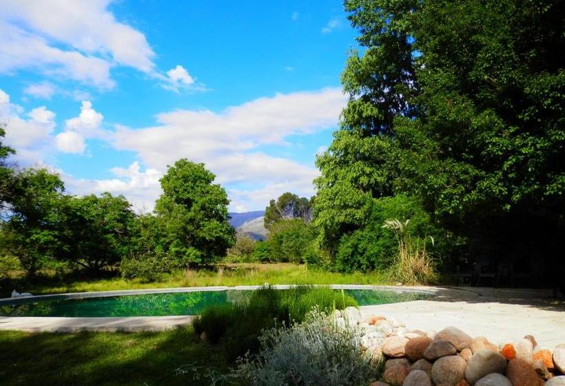 Hostel Manantial Hostería & Cabañas