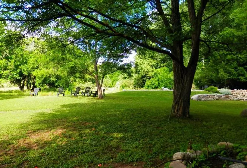 Herberge Manantial Hostería & Cabañas