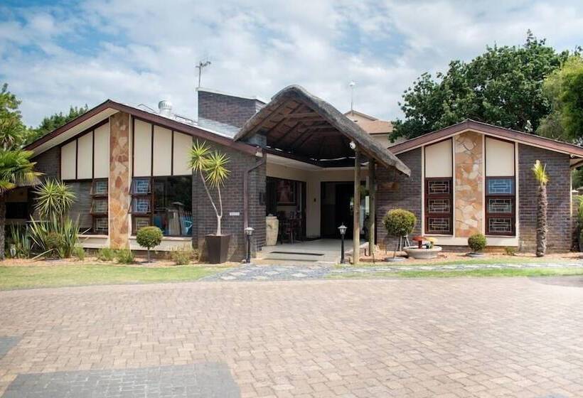 膳宿费 Balmoral Lodge